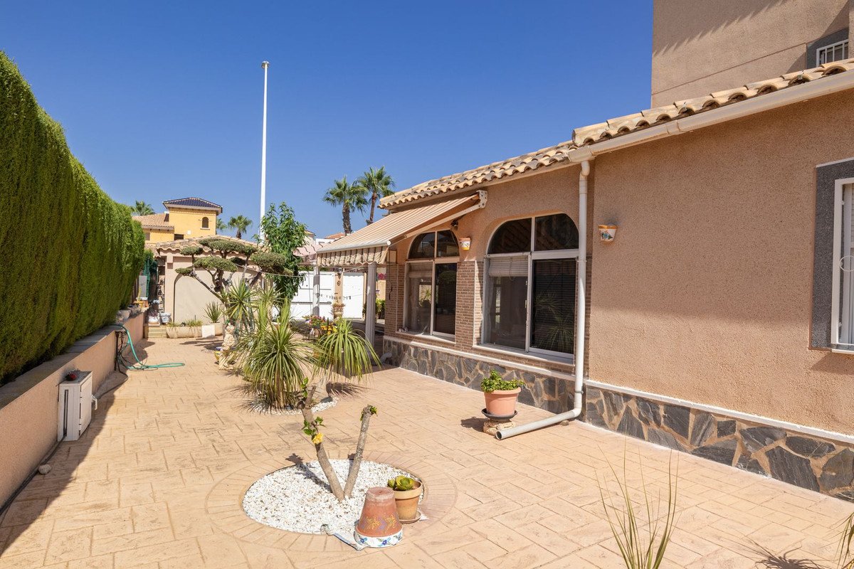 4 Bed Detached Villa in La Regia
