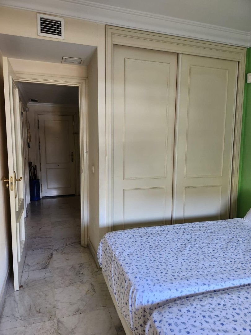 2 Bed Middle Floor Apartment in Puerto Banús