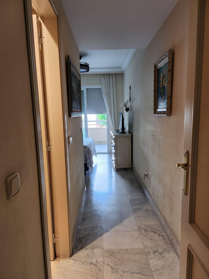 2 Bed Middle Floor Apartment in Puerto Banús