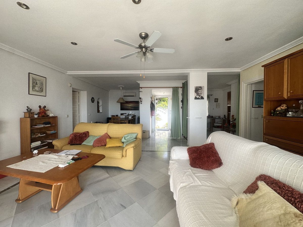 3 Bed Detached Villa in Calahonda