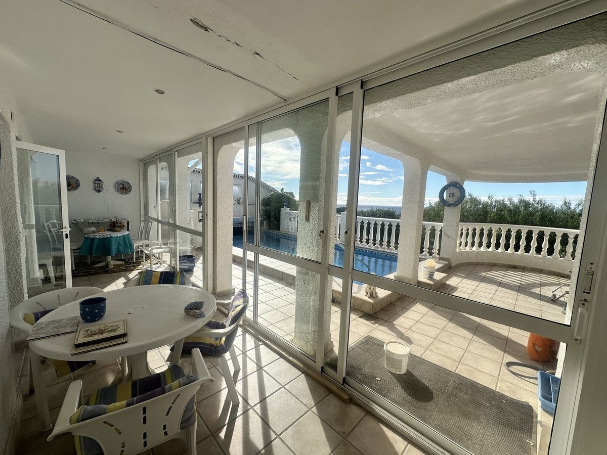 3 Bed Detached Villa in Calahonda