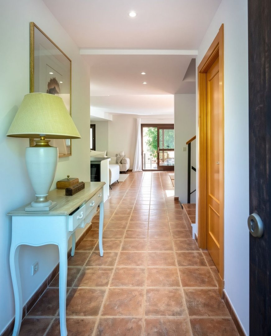 4 Bed Semi-Detached House in El Paraiso