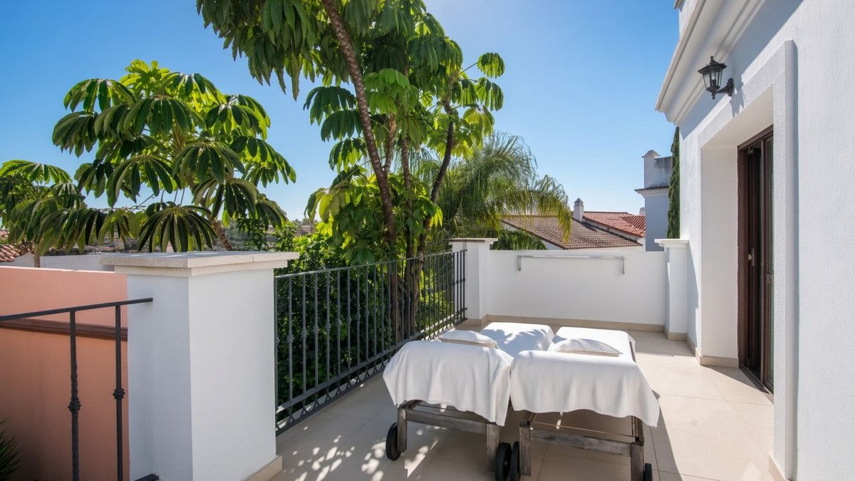 4 Bed Semi-Detached House in El Paraiso