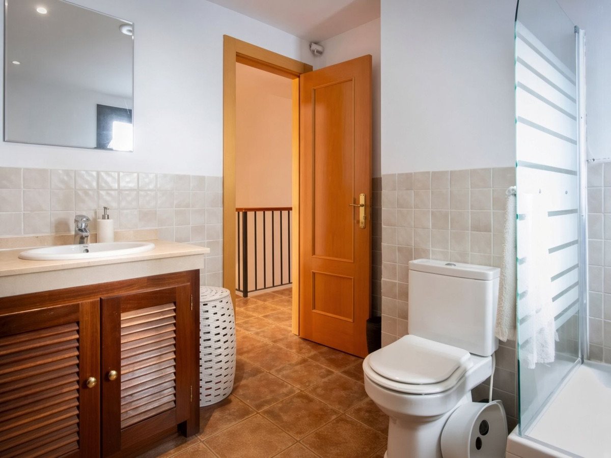 4 Bed Semi-Detached House in El Paraiso