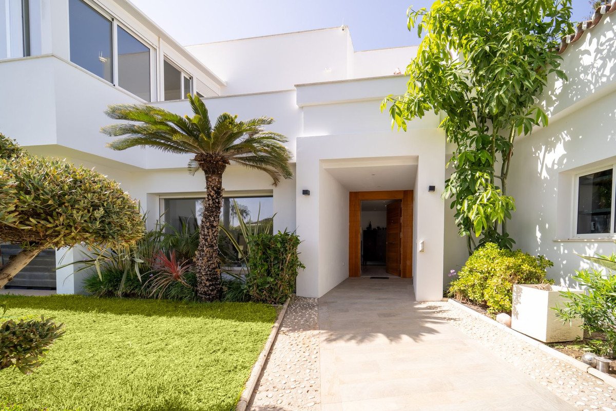 3 Bed Detached Villa in Marbesa