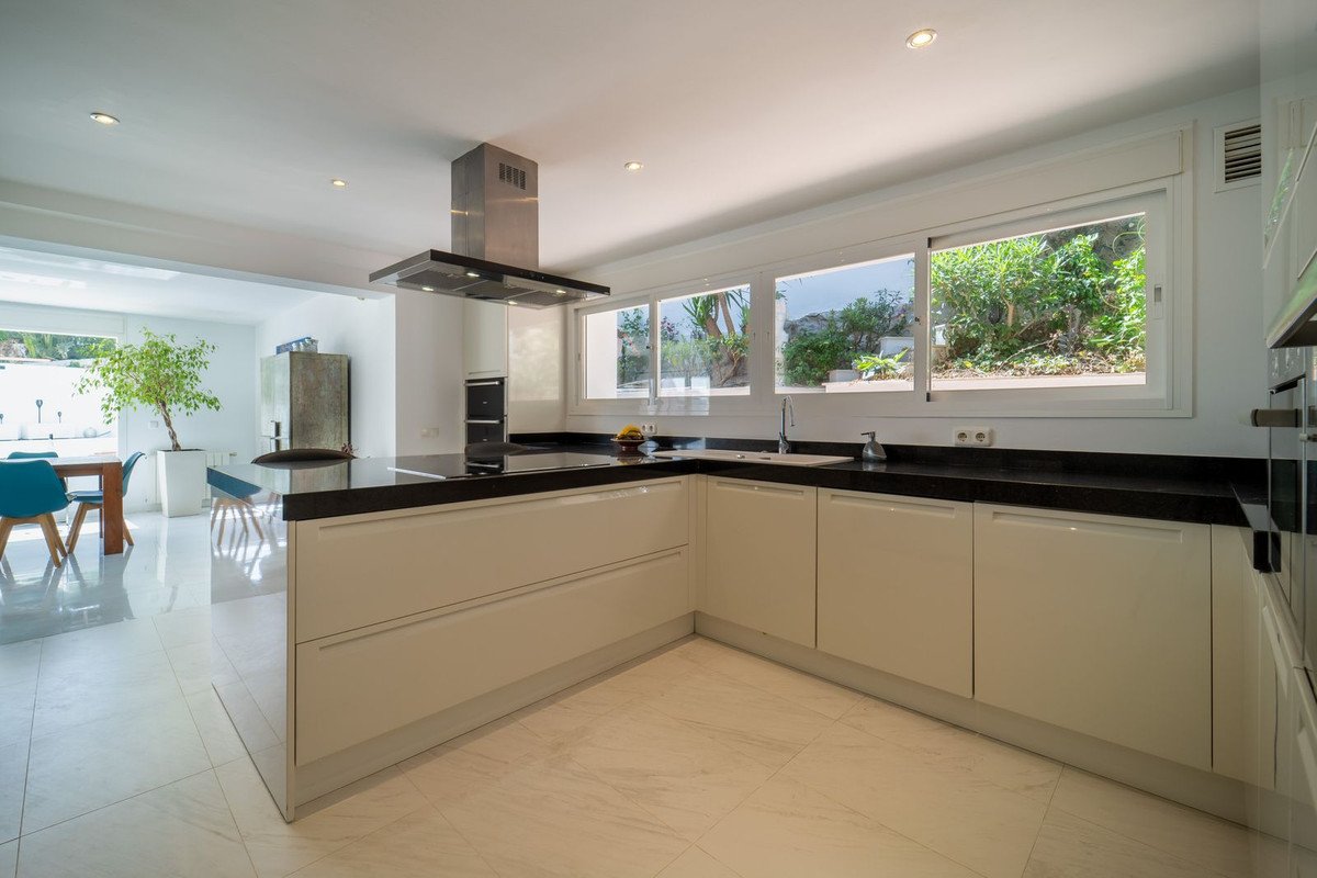 3 Bed Detached Villa in Marbesa