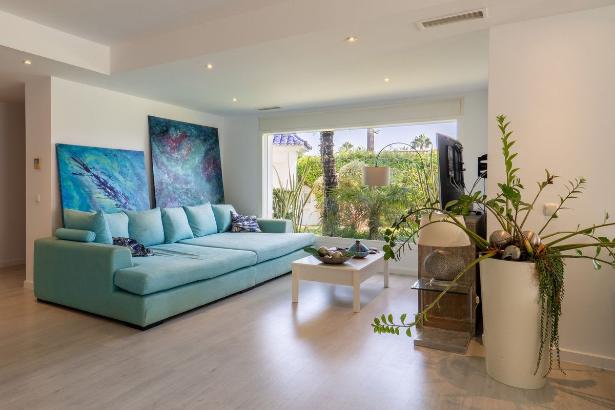 3 Bed Detached Villa in Marbesa