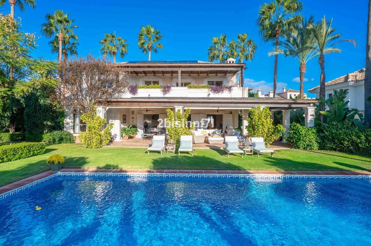 4 Bed Detached Villa in Elviria