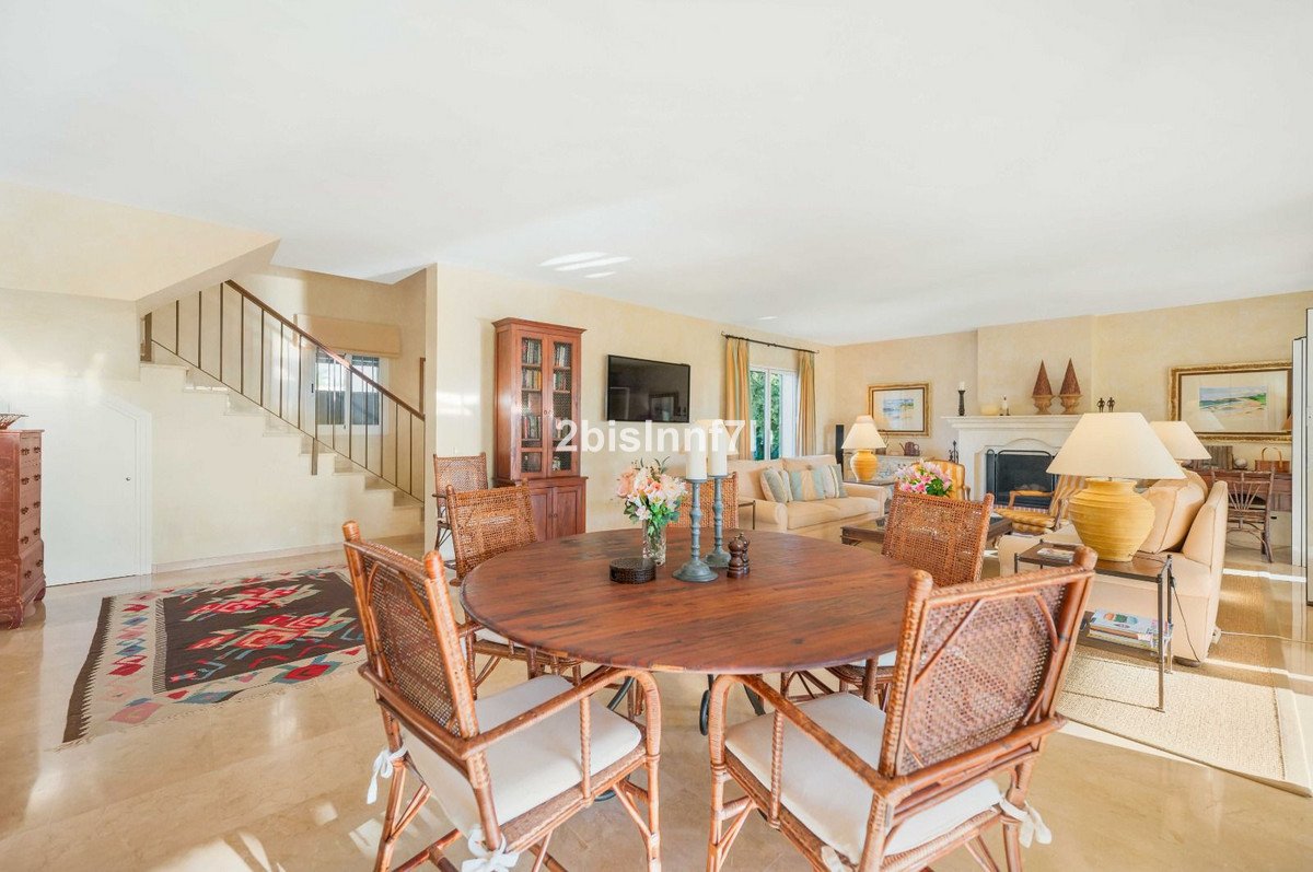 4 Bed Detached Villa in Elviria