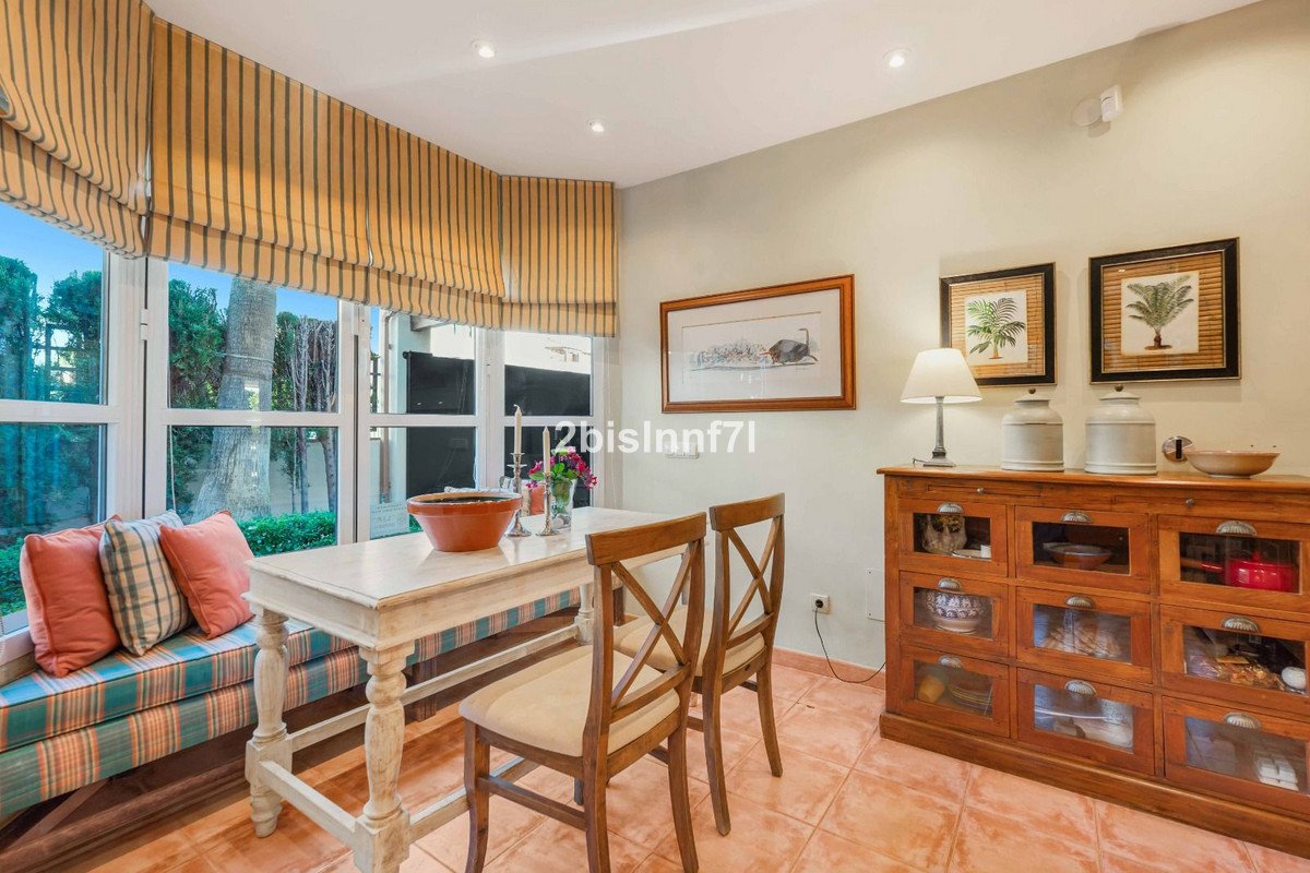 4 Bed Detached Villa in Elviria