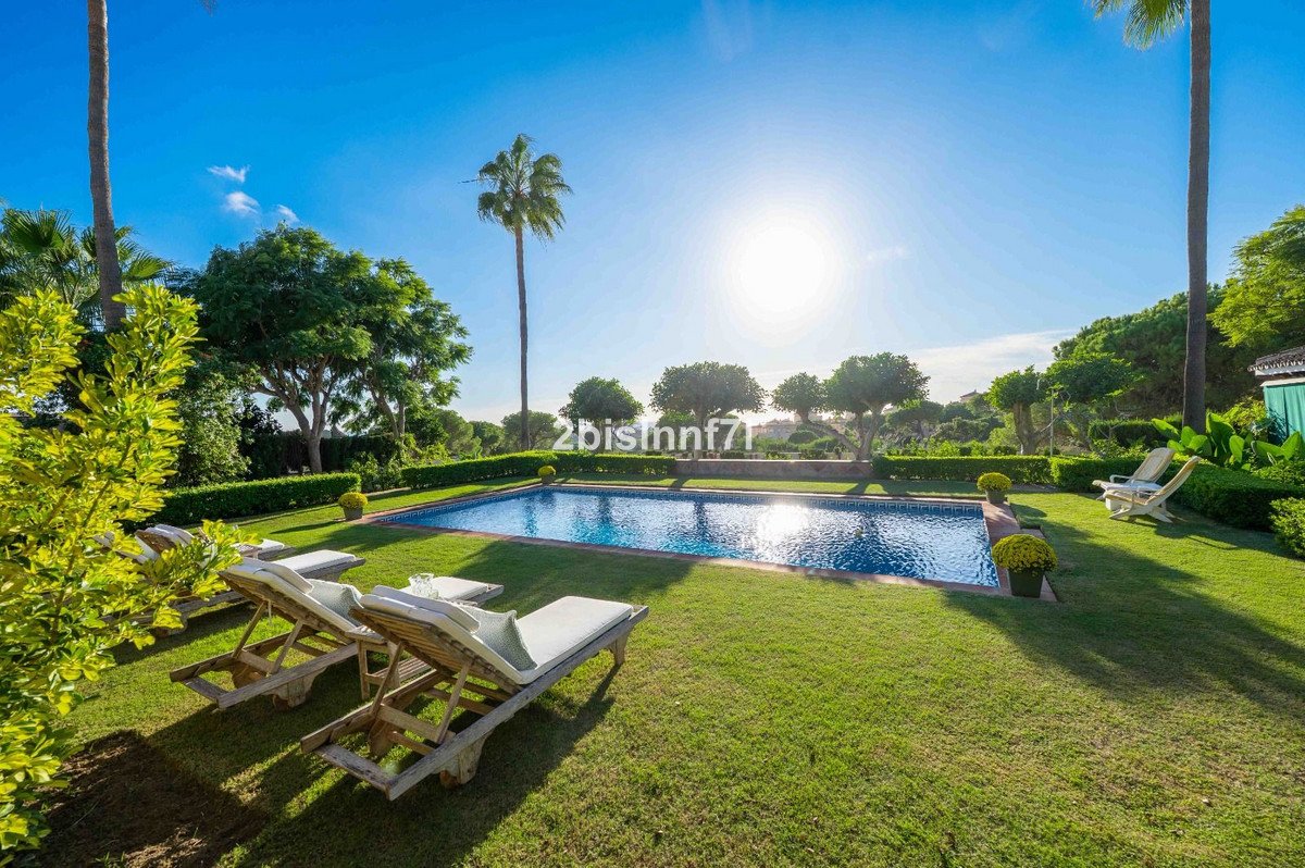 4 Bed Detached Villa in Elviria