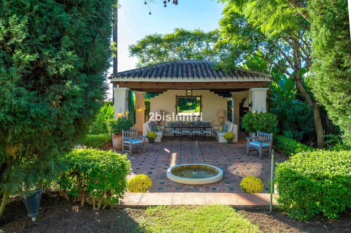 4 Bed Detached Villa in Elviria