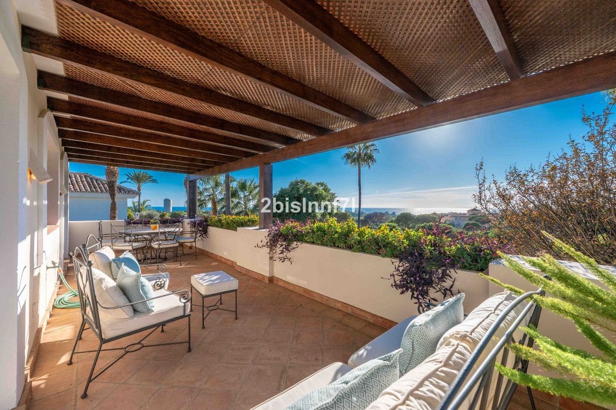 4 Bed Detached Villa in Elviria