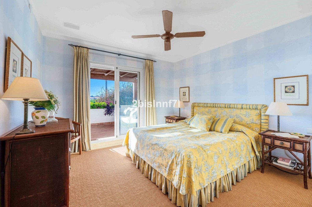 4 Bed Detached Villa in Elviria