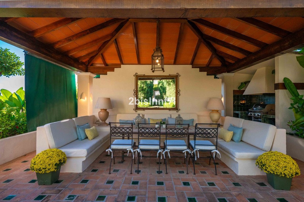 4 Bed Detached Villa in Elviria