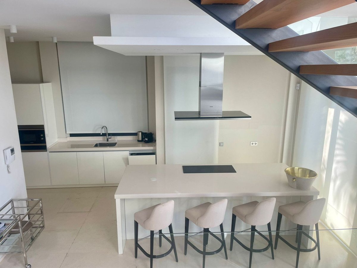 6 Bed Detached Villa in Marbella
