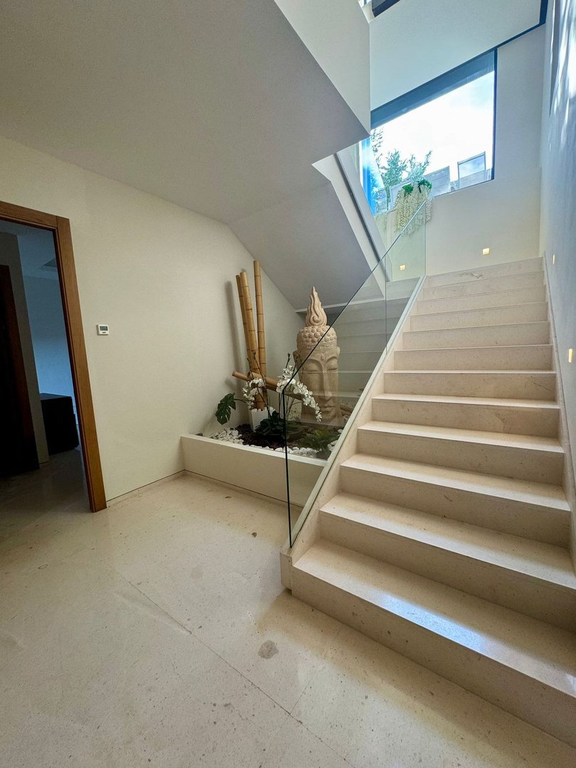6 Bed Detached Villa in Marbella