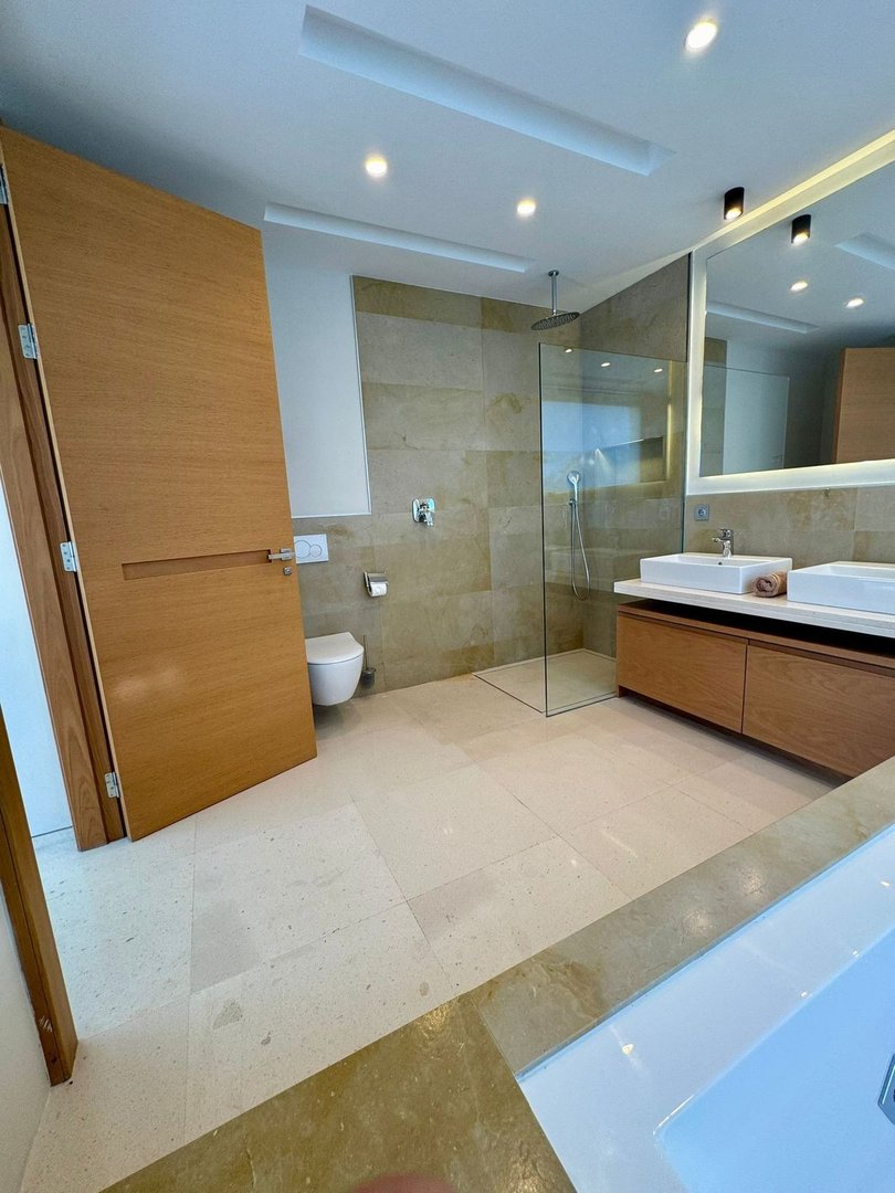 6 Bed Detached Villa in Marbella