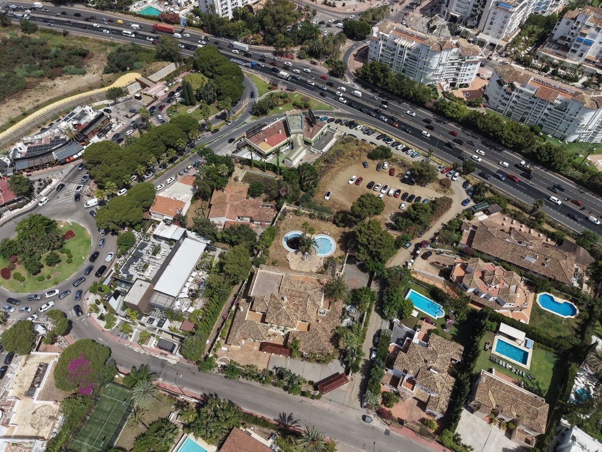 3 Bed Commercial Premises in Nueva Andalucía