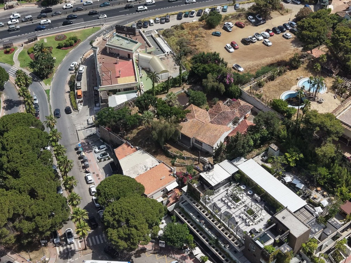 3 Bed Commercial Premises in Nueva Andalucía