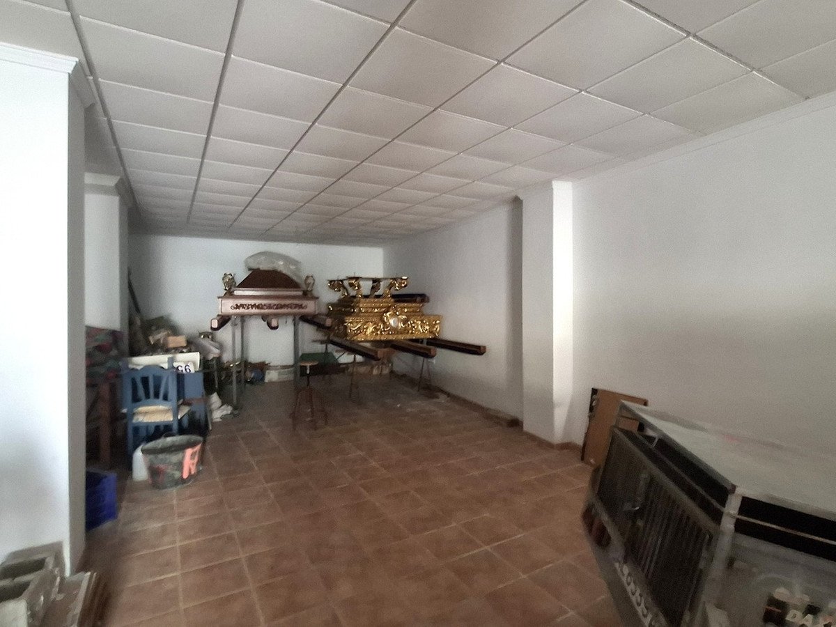 Commercial in Turre