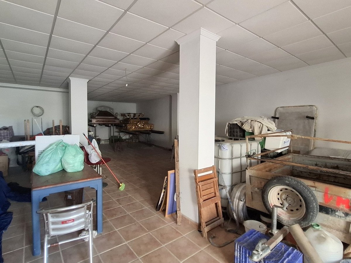 Commercial in Turre