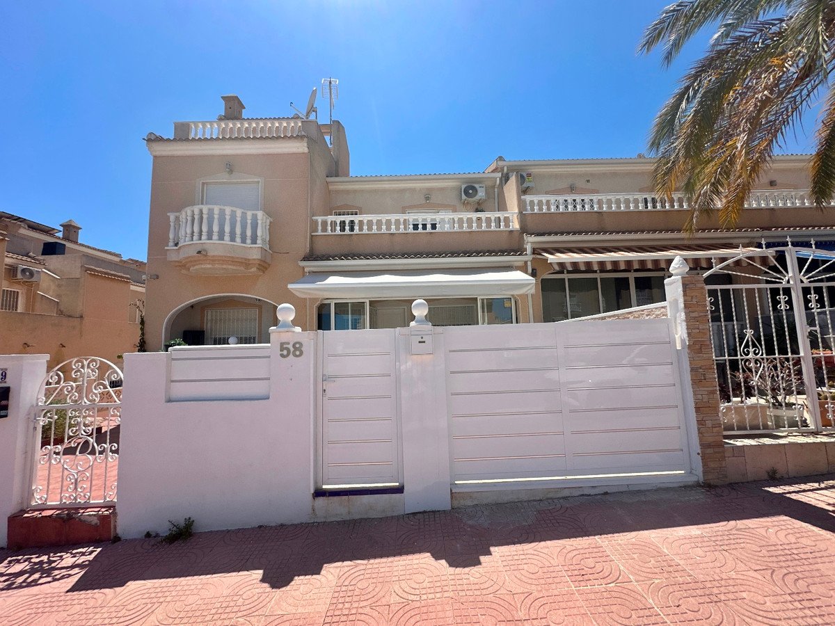 2 Bed Townhouse in Dona Pepa