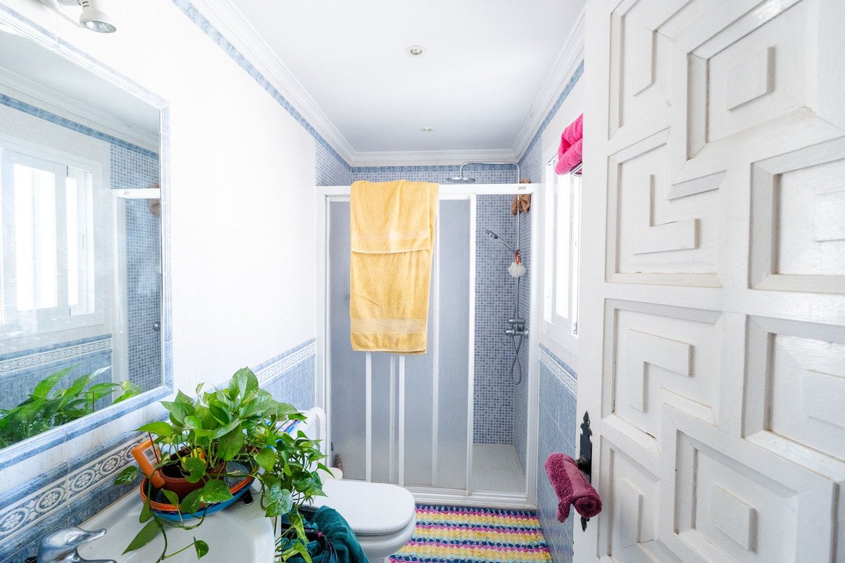 1 Bed Top Floor Apartment in El Paraiso
