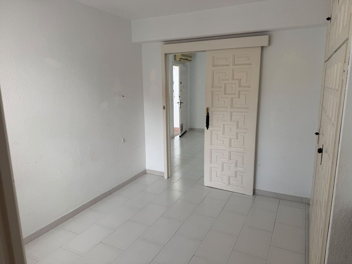 1 Bed Top Floor Apartment in El Paraiso