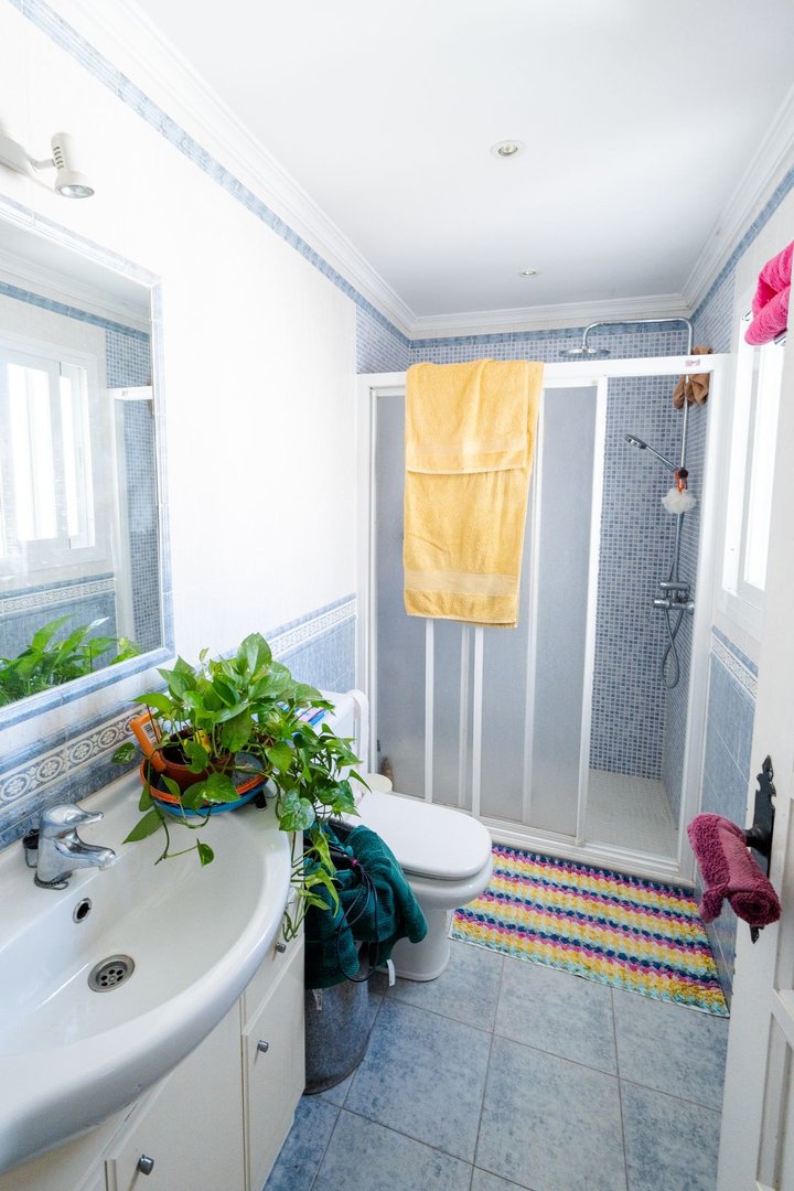 1 Bed Top Floor Apartment in El Paraiso