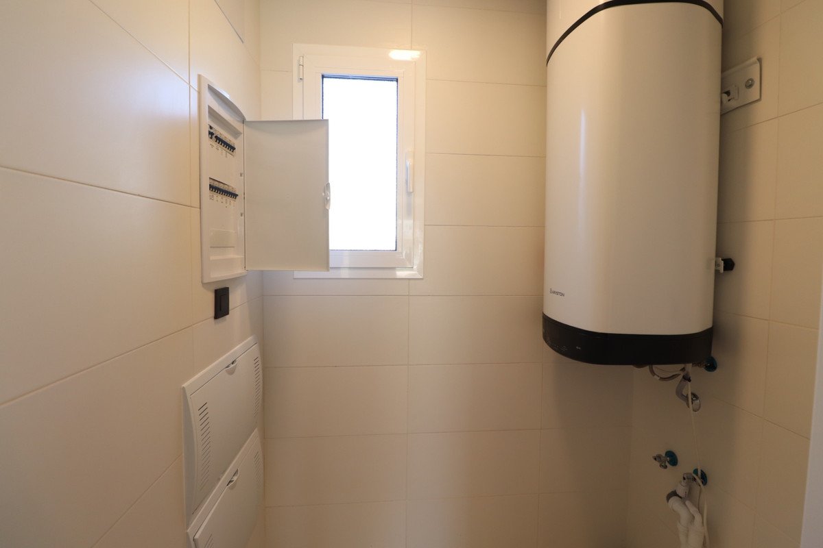 2 Bed Ground Floor Apartment in Urbanización El Raso