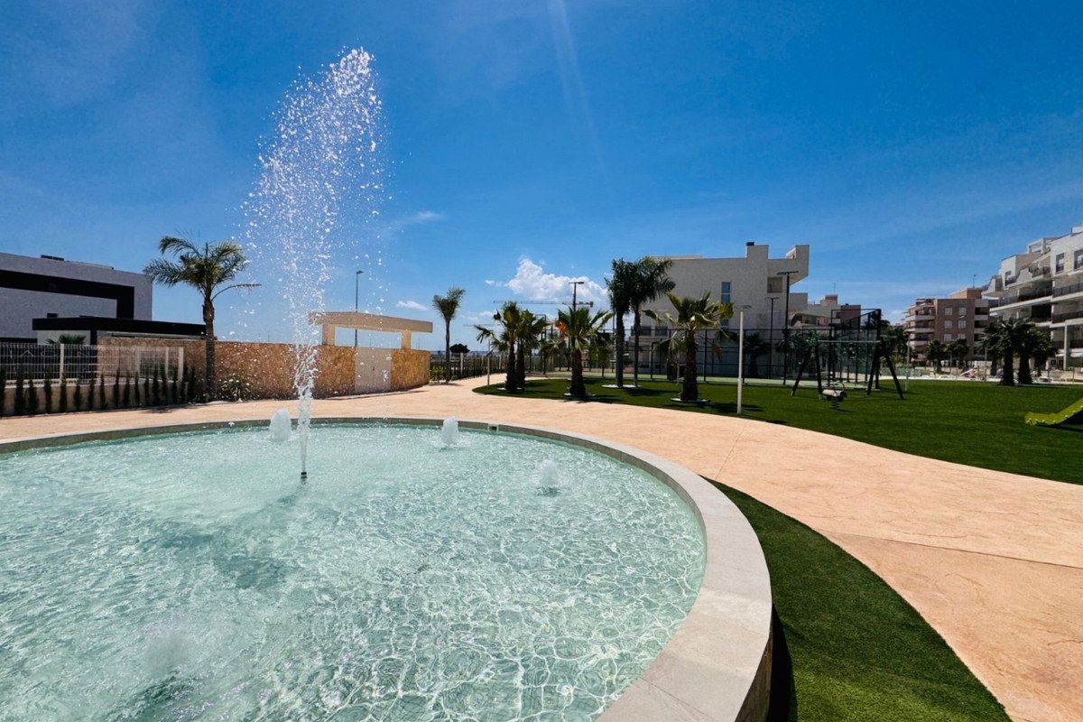 2 Bed Ground Floor Apartment in Urbanización El Raso