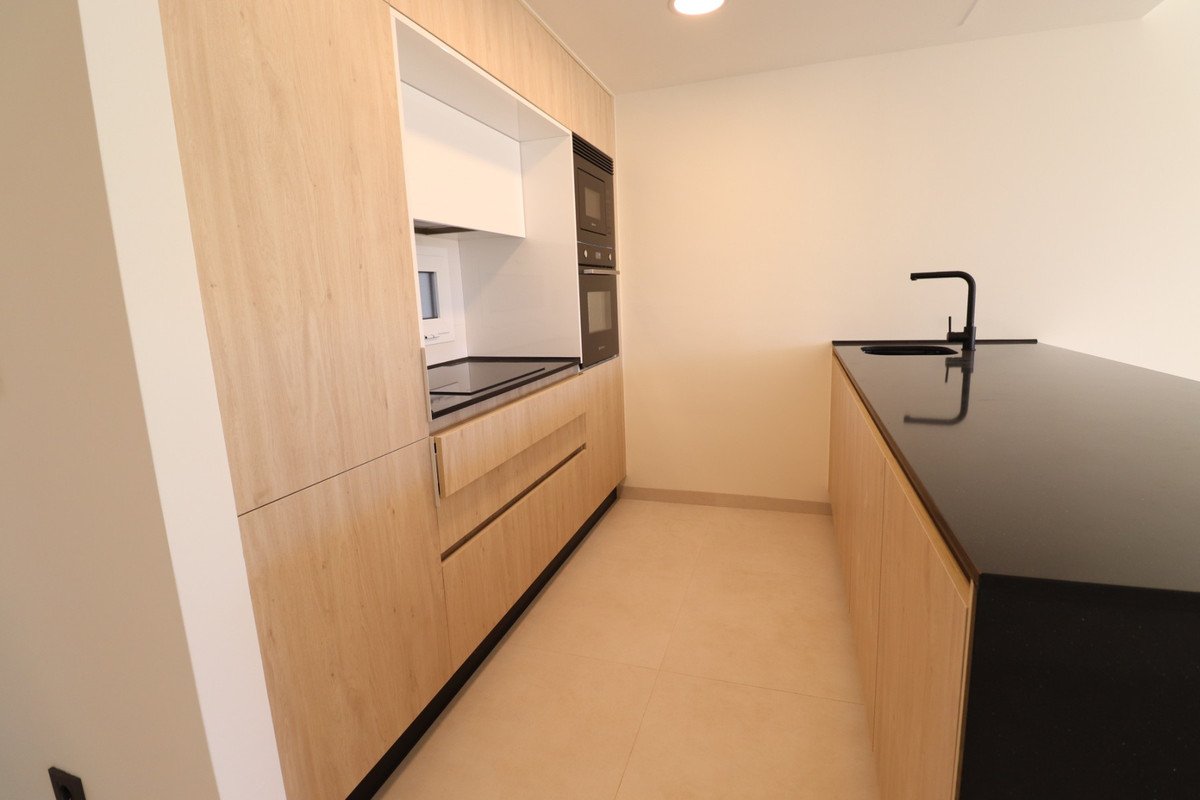 2 Bed Ground Floor Apartment in Urbanización El Raso