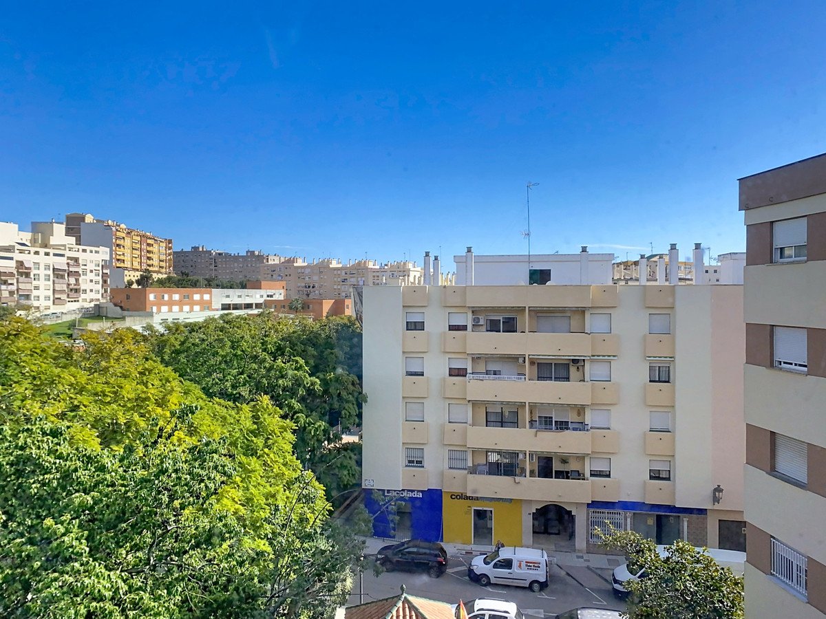 3 Bed Middle Floor Apartment in Estepona