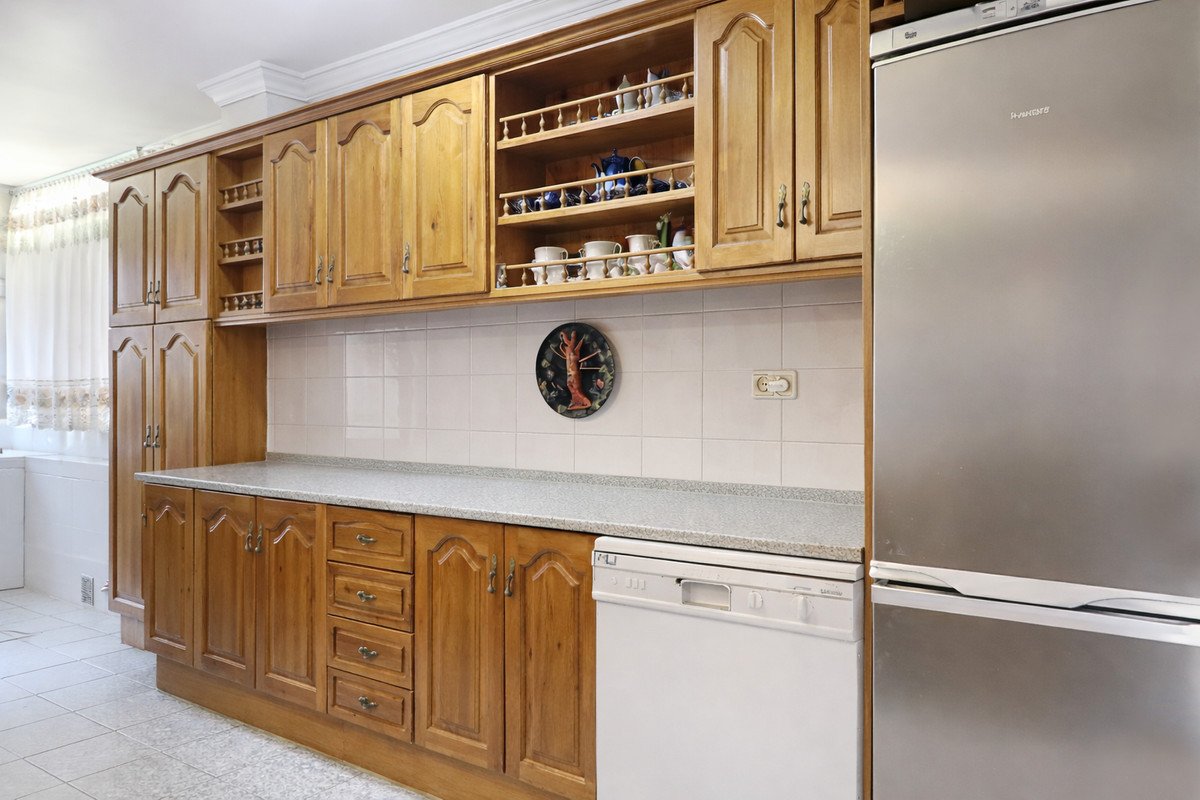 3 Bed Middle Floor Apartment in Estepona
