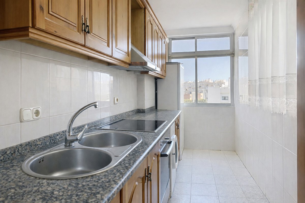 3 Bed Middle Floor Apartment in Estepona
