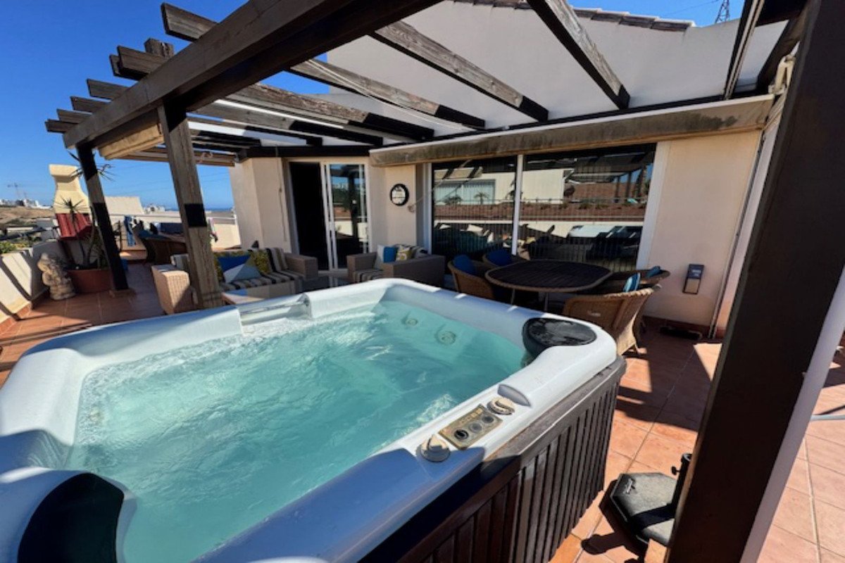 2 Bed Penthouse in Riviera del Sol