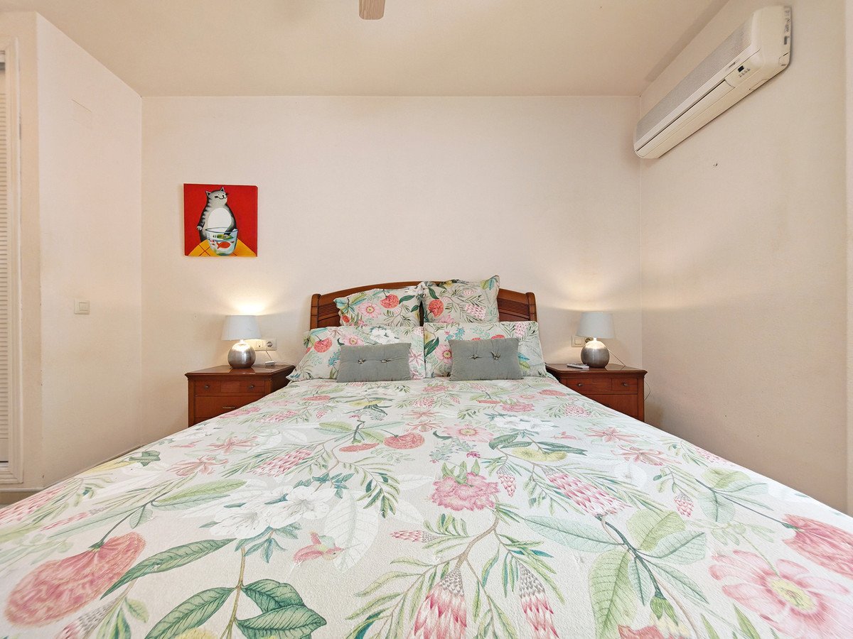 2 Bed Middle Floor Apartment in Nueva Andalucía