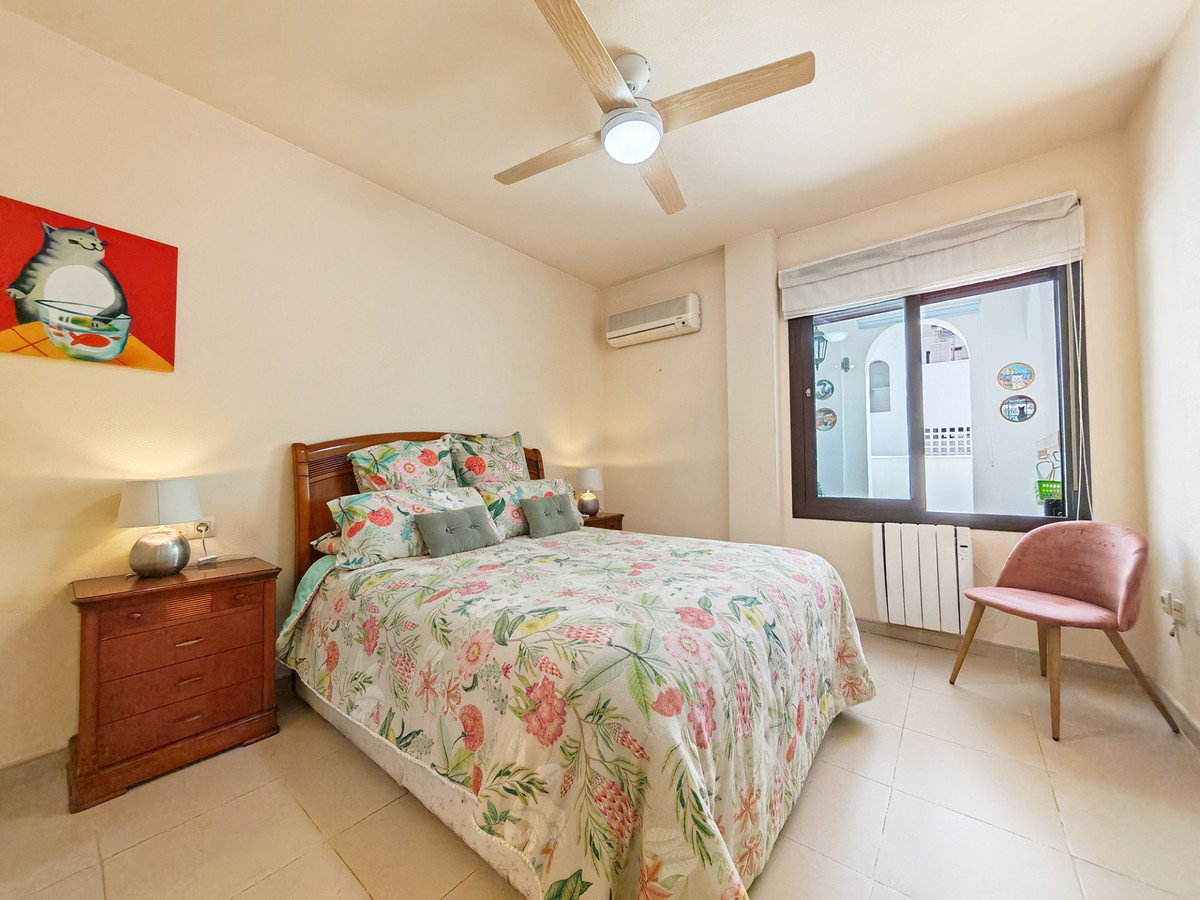 2 Bed Middle Floor Apartment in Nueva Andalucía