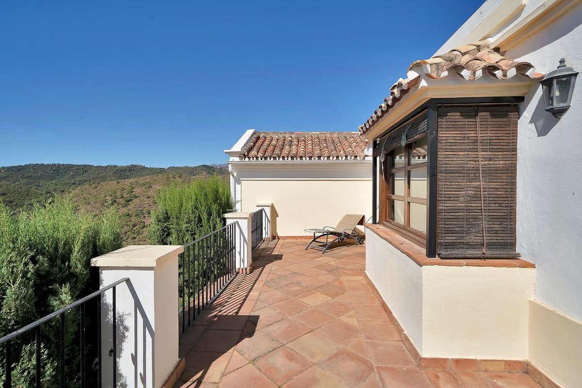 3 Bed Townhouse in Benahavís