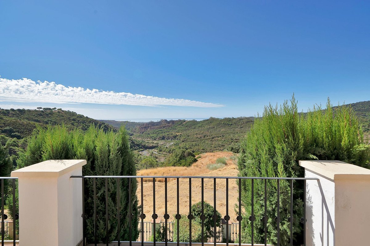 3 Bed Townhouse in Benahavís
