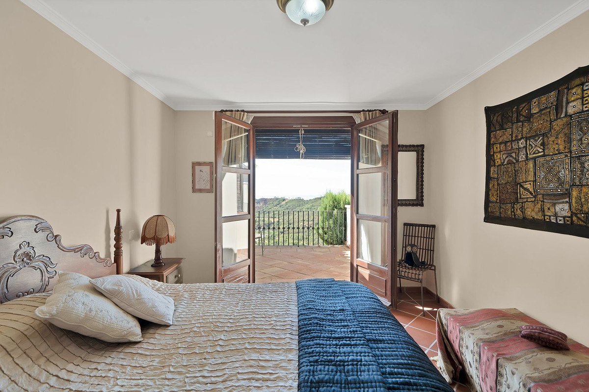 3 Bed Townhouse in Benahavís