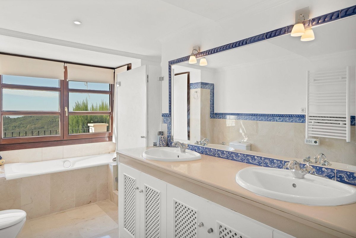 3 Bed Townhouse in Benahavís