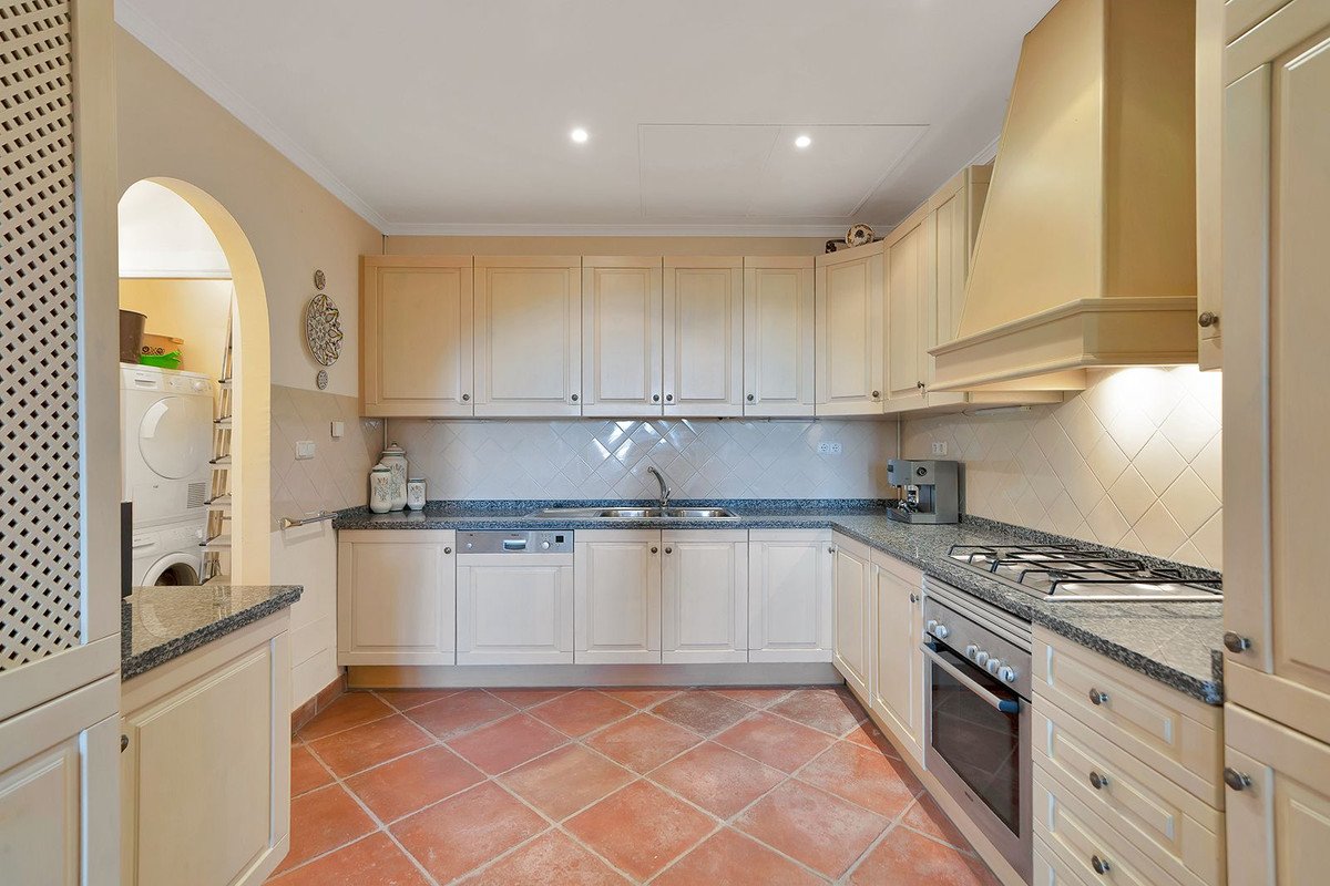 3 Bed Townhouse in Benahavís