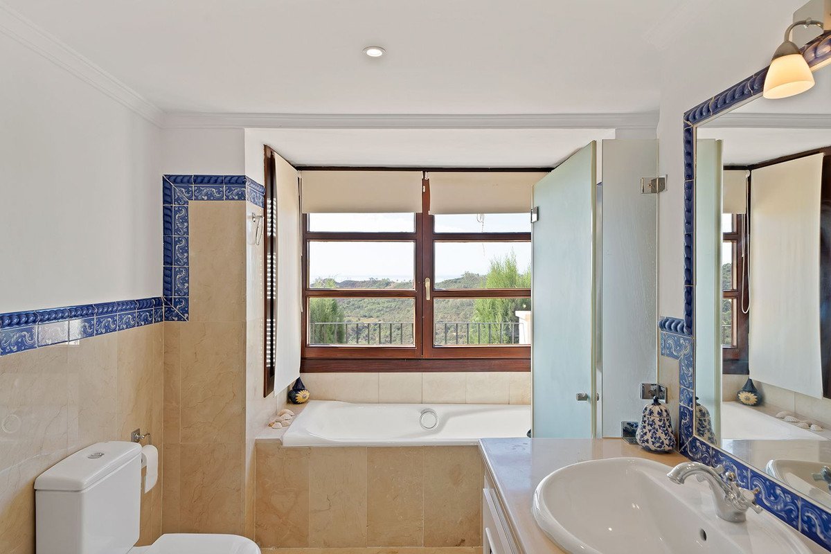 3 Bed Townhouse in Benahavís