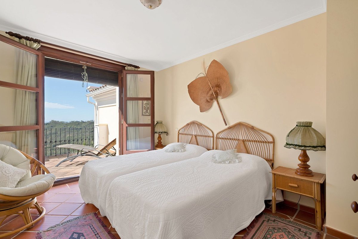 3 Bed Townhouse in Benahavís