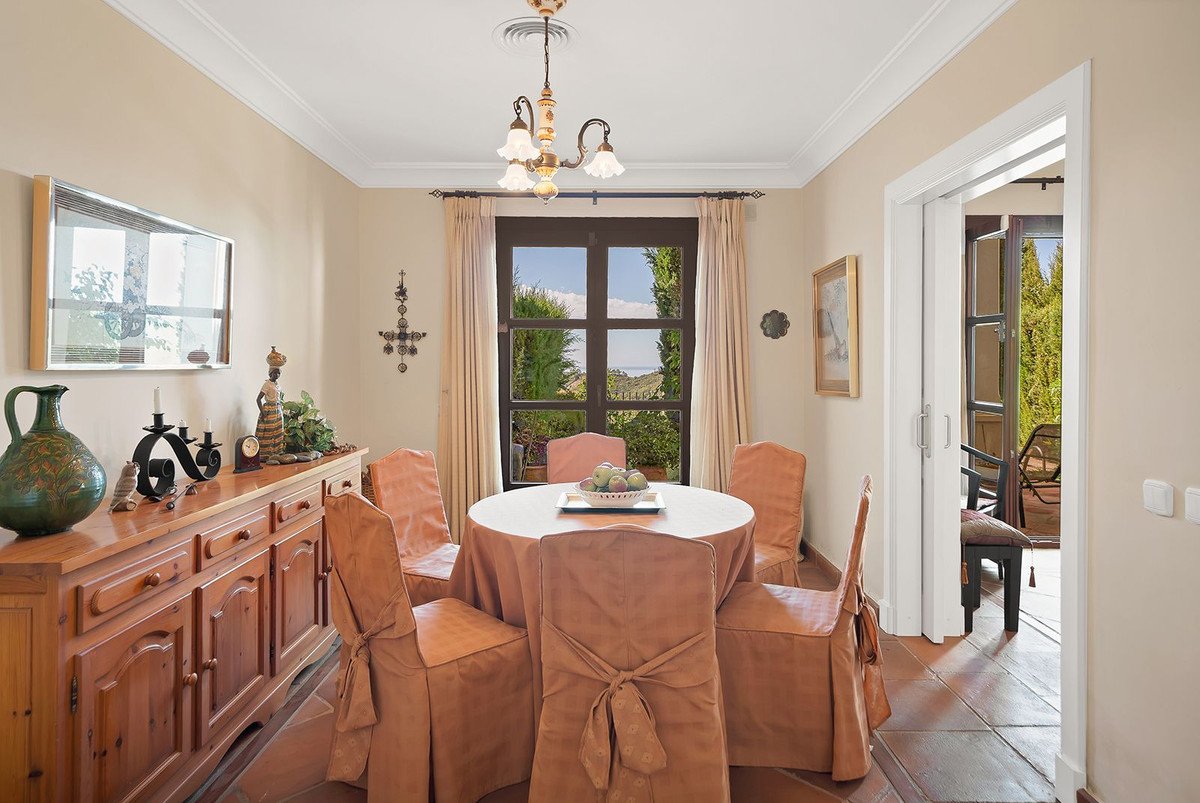 3 Bed Townhouse in Benahavís