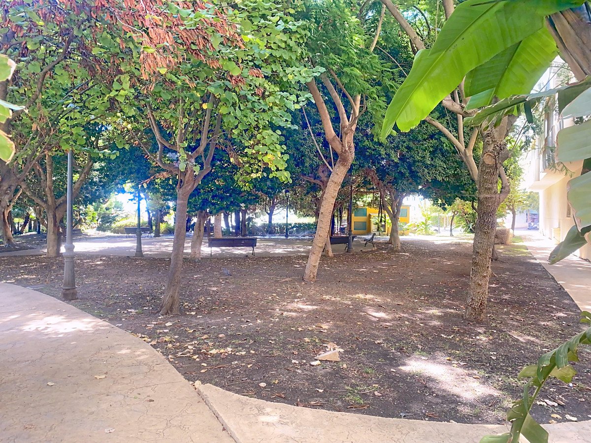 2 Bed Middle Floor Apartment in Estepona