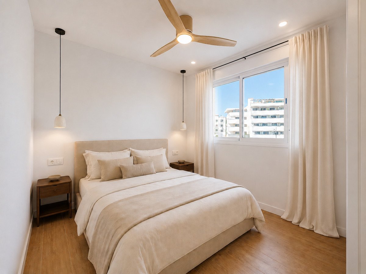 2 Bed Middle Floor Apartment in Estepona
