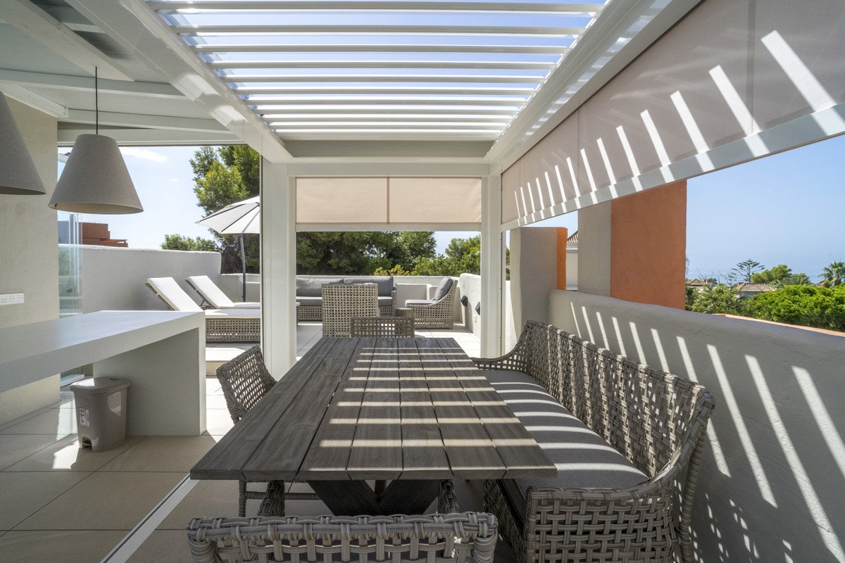 5 Bed Townhouse in Artola